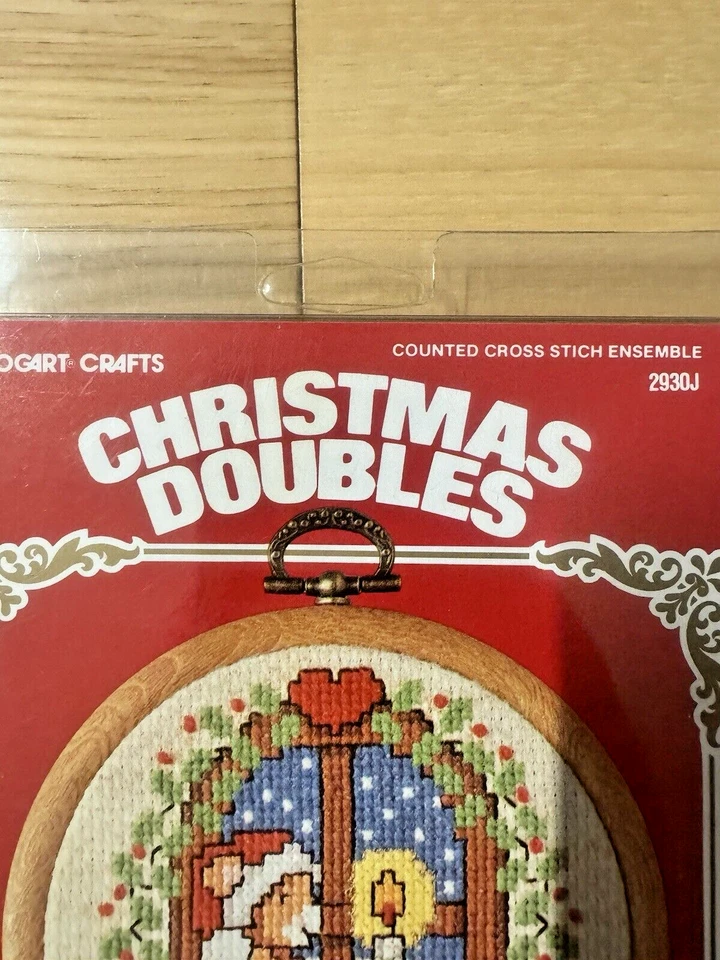 Vogart 圣诞双十字绣套件 2930J 圣诞老人窗户假日装饰品 Vint — 第 3/4 张图片