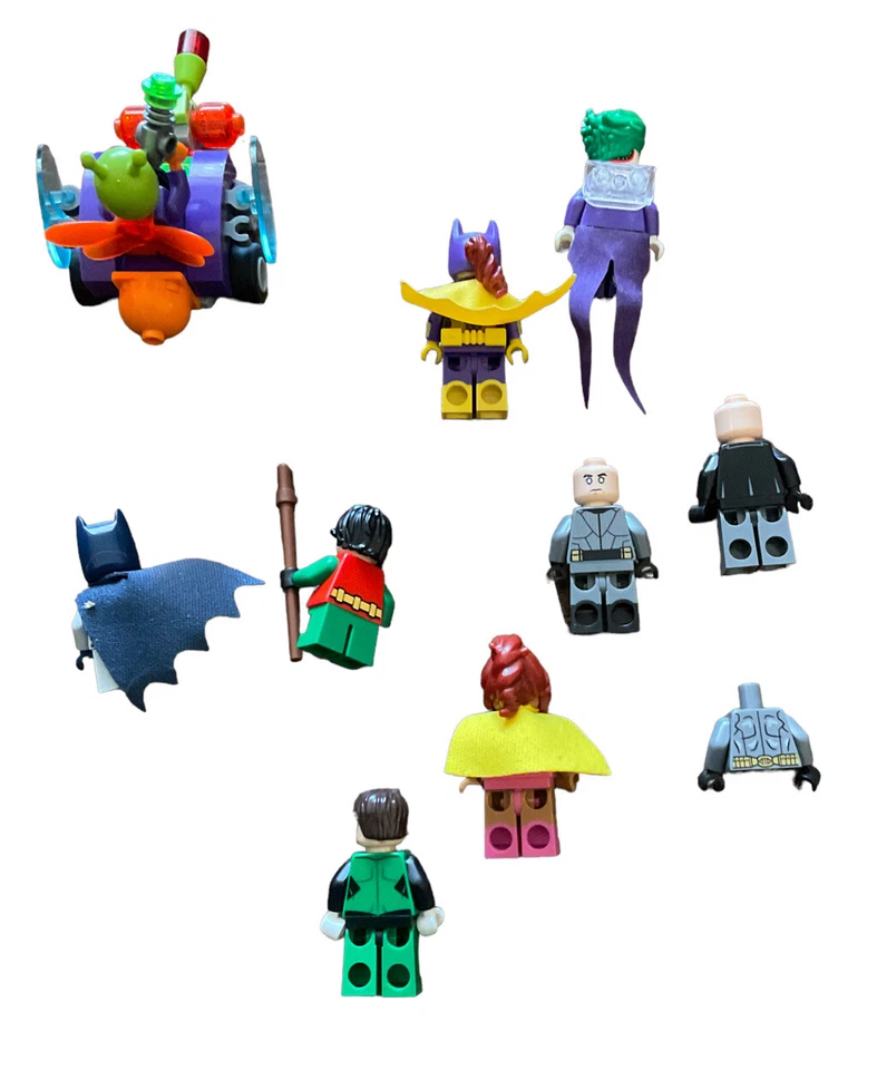 Lote de minifiguras Lego: DC, Batman, Batgirl, Linterna Verde, Polilla Asesina y vehículo Foto 3 de 3