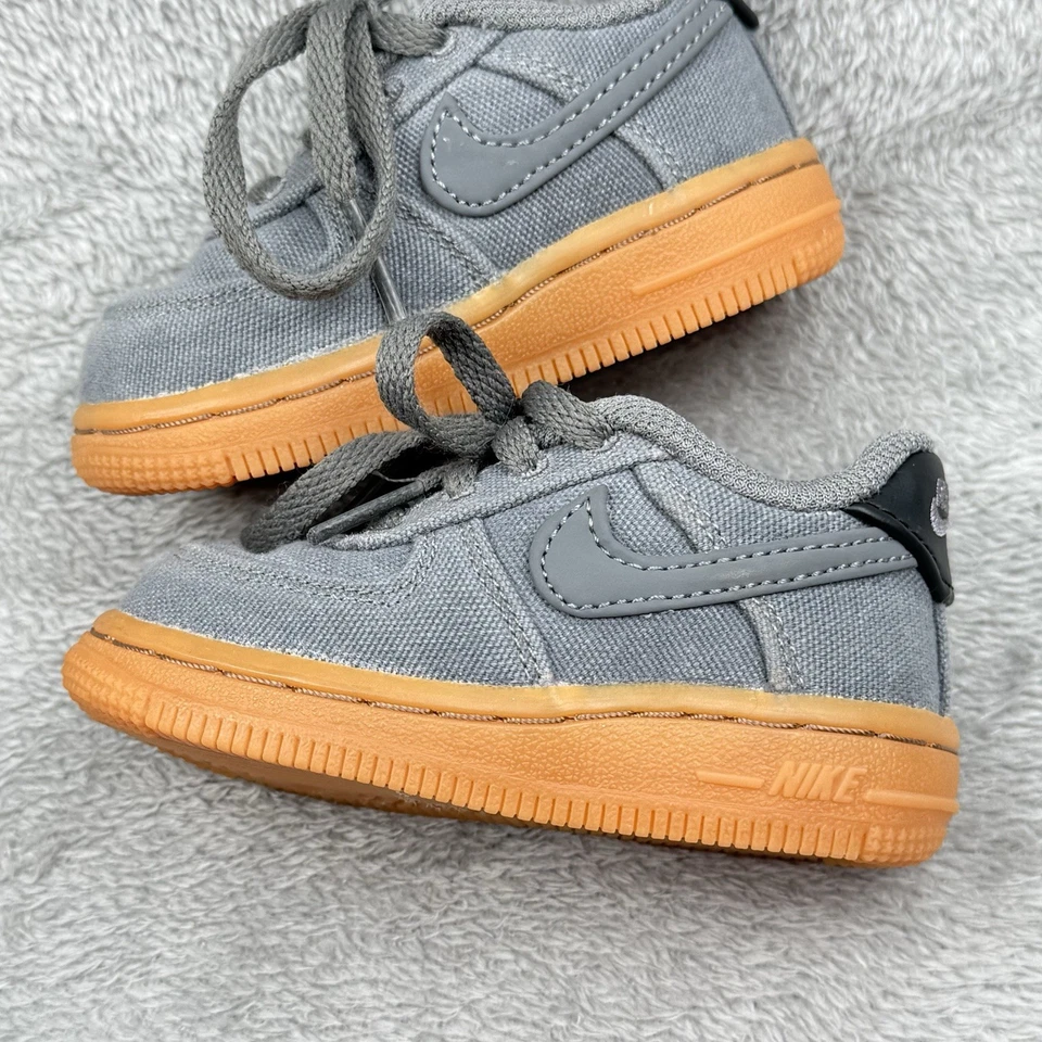 Nike Air Force 1 LV8 2 маленьких мальчиков 4C серый замшевый низкий верхний логотип Athletic Kids обувь - Изображение 3 из 4