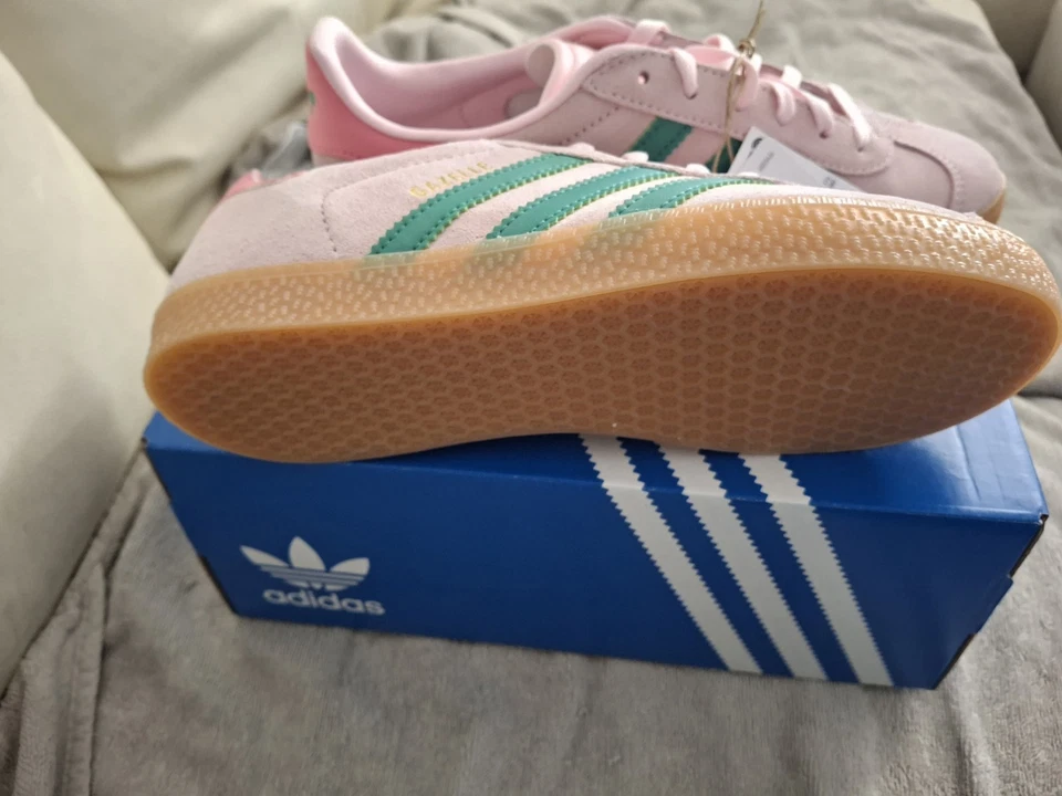 SIZE 4 - NEW Adidas Gazelle J 'Clear Pink Court Green' JP7128 - Image 3 of 4