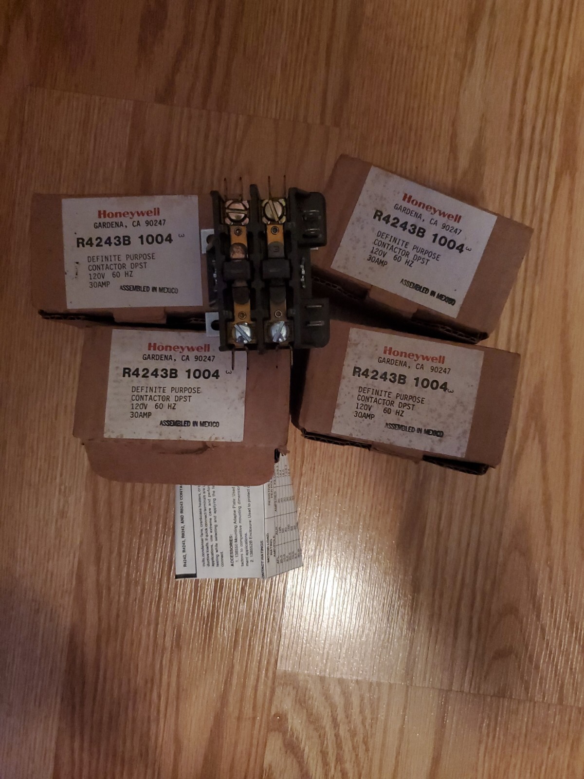 Honeywell R4243B 1004 Definite Purpose Contactor DPST, 120V, 50/60 HZ, 30 A