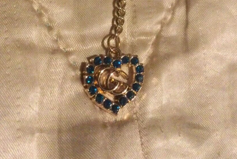 Charm Gucci bleu strass