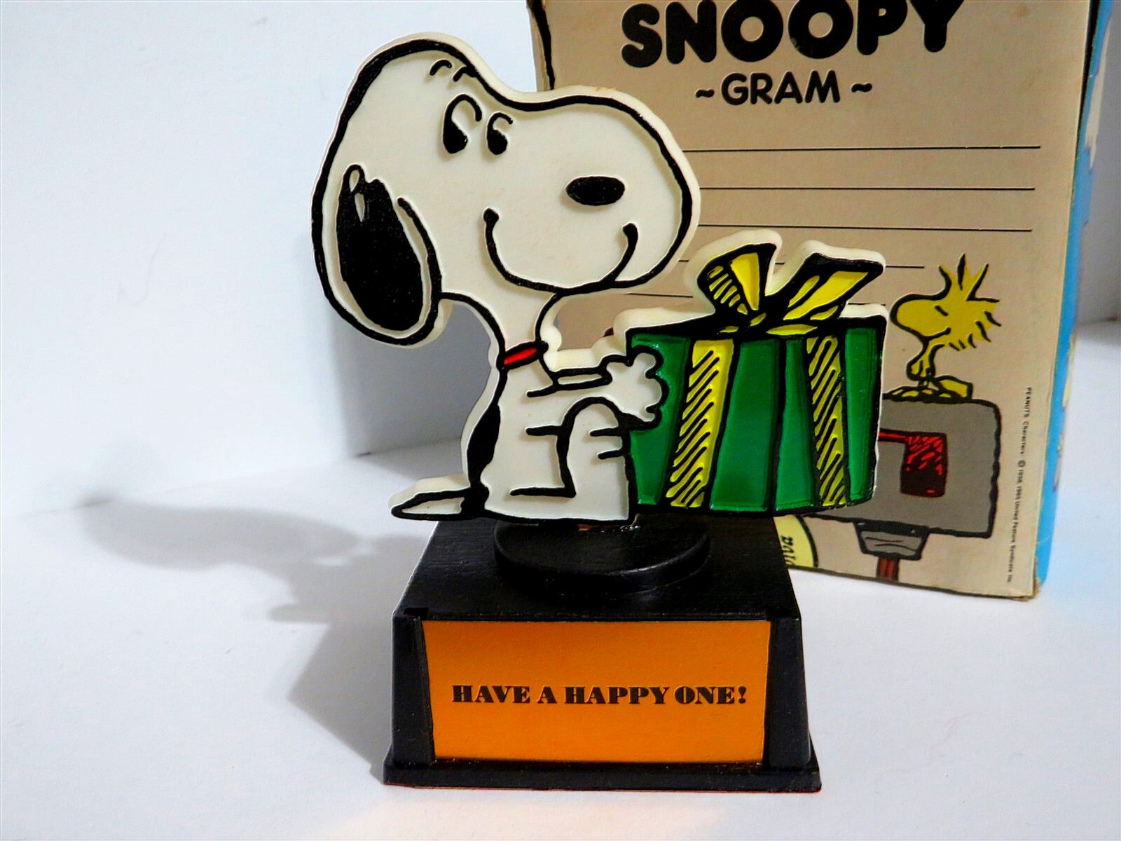 SNOPY Vintage 1972 Peanuts Trophy Figurine by Aviva Charlie Brown Gram Figure  