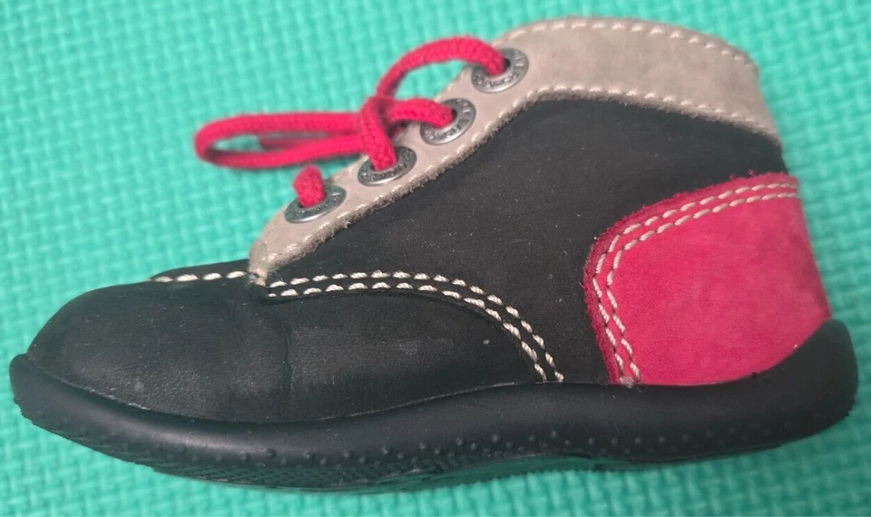 Kickers Baby Shoes Size EUR 21 / 18+ Months Pink Black Leather Lace Up - Image 2 of 4
