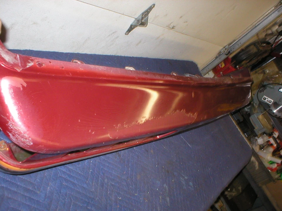 1982 - 1990 庞蒂亚克 Firebird Formula 后保险杠盖皮肤原装通用原始设备制造商 — 第 4/4 张图片