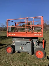 2017 SKYJACK SJ6832 RT 32’ 4x4 DIESEL SCISSOR ROUGH TERRAIN MAN LIFT