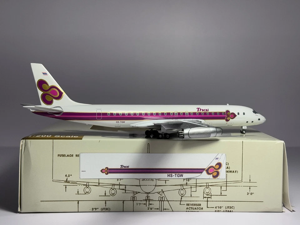 Aeroclassics 1:200 Thai Airways Douglas DC-8-30 HS-TGW 1970s scheme AC219894 - Image 2 of 2
