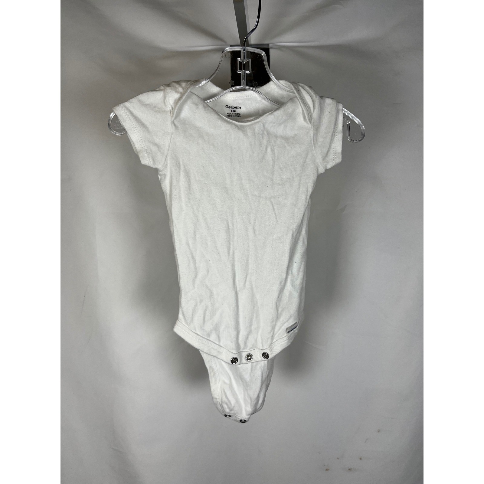 Gerber Baby White Short Sleeve Onesie Bodysuit 6-9 Months Cotton Essential