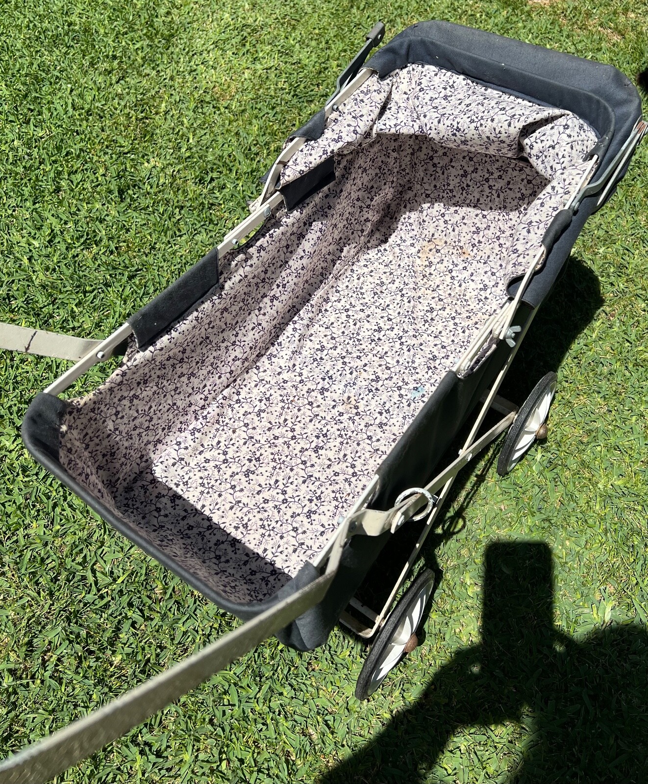 vintage dolls prams 70's  vintage push pram collapsable metal frame & cloth