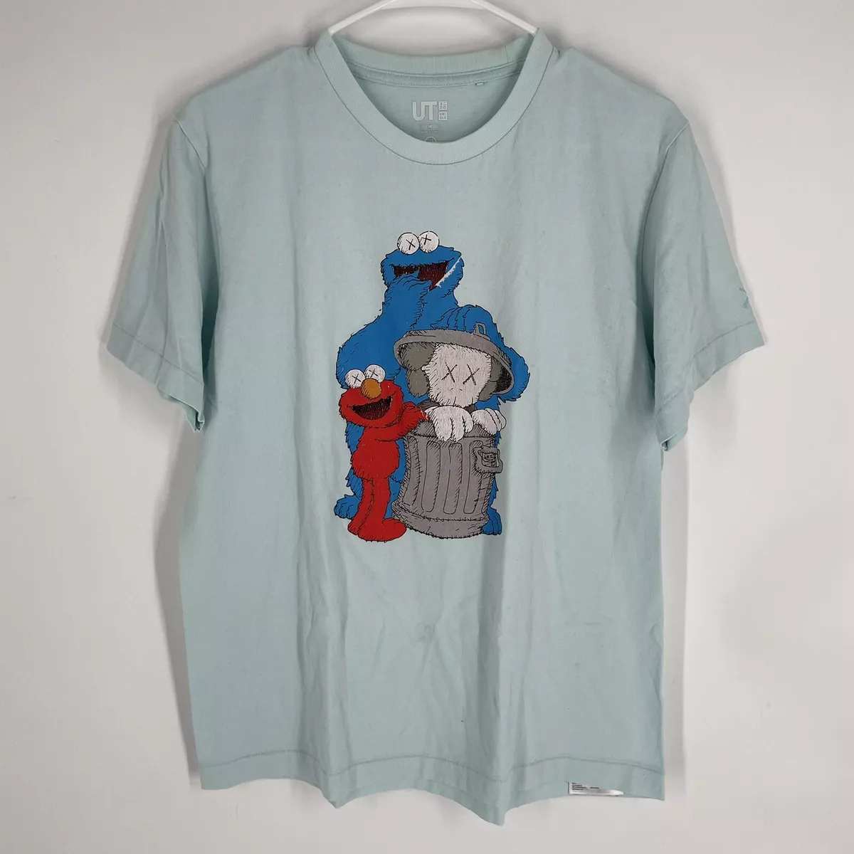 UT Uniqlo Mens Kaws Sesame Street Elmo Cookie Monster T Shirt Size