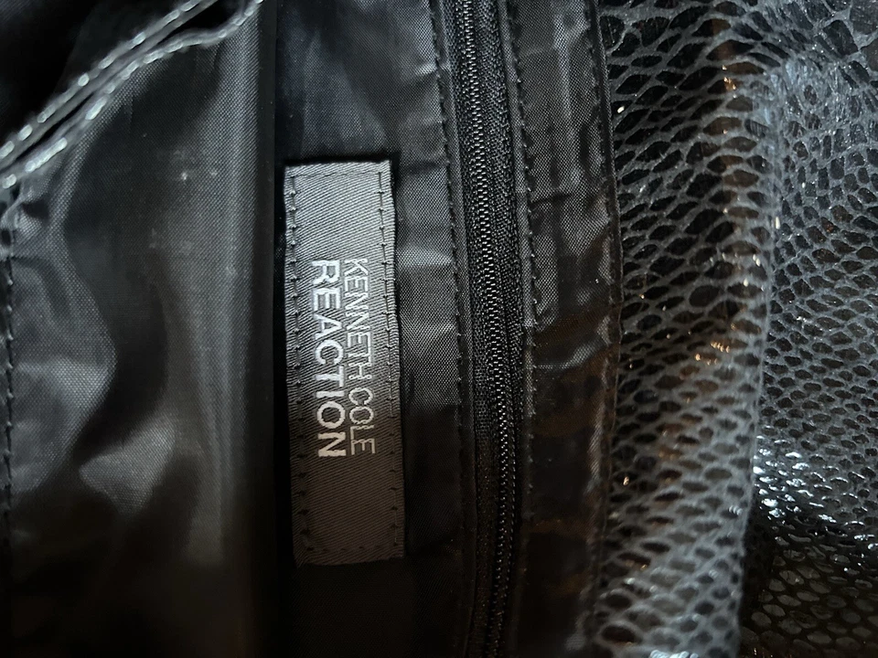 Kenneth Cole черный змеиной кожи выбитый застежки наплечная сумка сумочка - Изображение 4 из 4