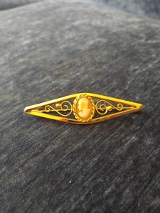 Vintage Gold Shell Cameo Brooch Woman Portrait 