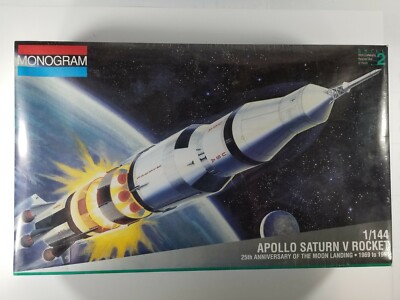 1993 Monogram Apollo Saturn V Rocket 25th Anniversary Moon Landing Model MIP
