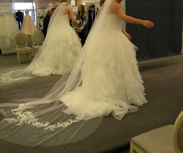 OLEG CASSINI Organza Ruffle Skirt Wedding SZ10 NWT Ivory INCLUDES VAIL & TIARA!! - Image 4 of 4