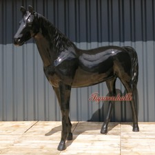 Pferd schwarz glänzend lebensgroß Figur Statue Farbe Pop Art Kunst Deko elegant