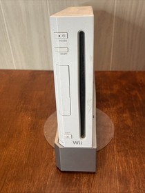 Nintendo RVL-101 Wii Console - White with all cables + controller