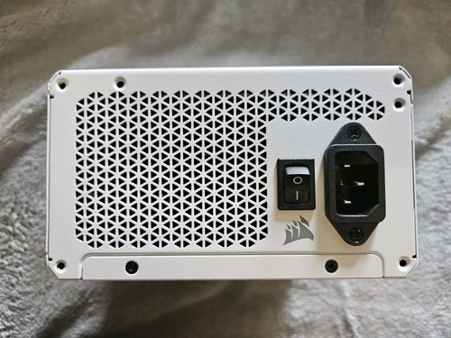 1000W Corsair RM1000x SHIFT, White, PCIe 5.0 Fully Modular, 80PLUS Gold, Single - Bild 6 von 7