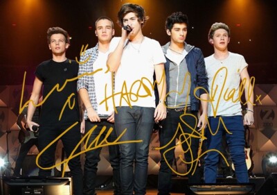 One Direction signiertes 8'' x 6'' Foto tolle Geschenkidee
