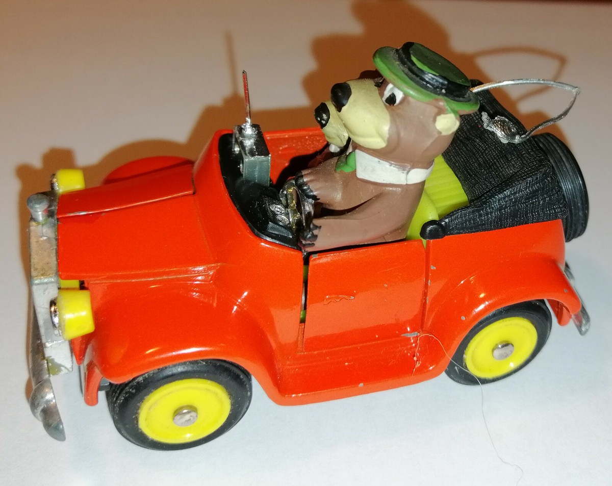 Mebetoys art.A35 Yogi e Boo Boo. 1a versione 1968 fari
