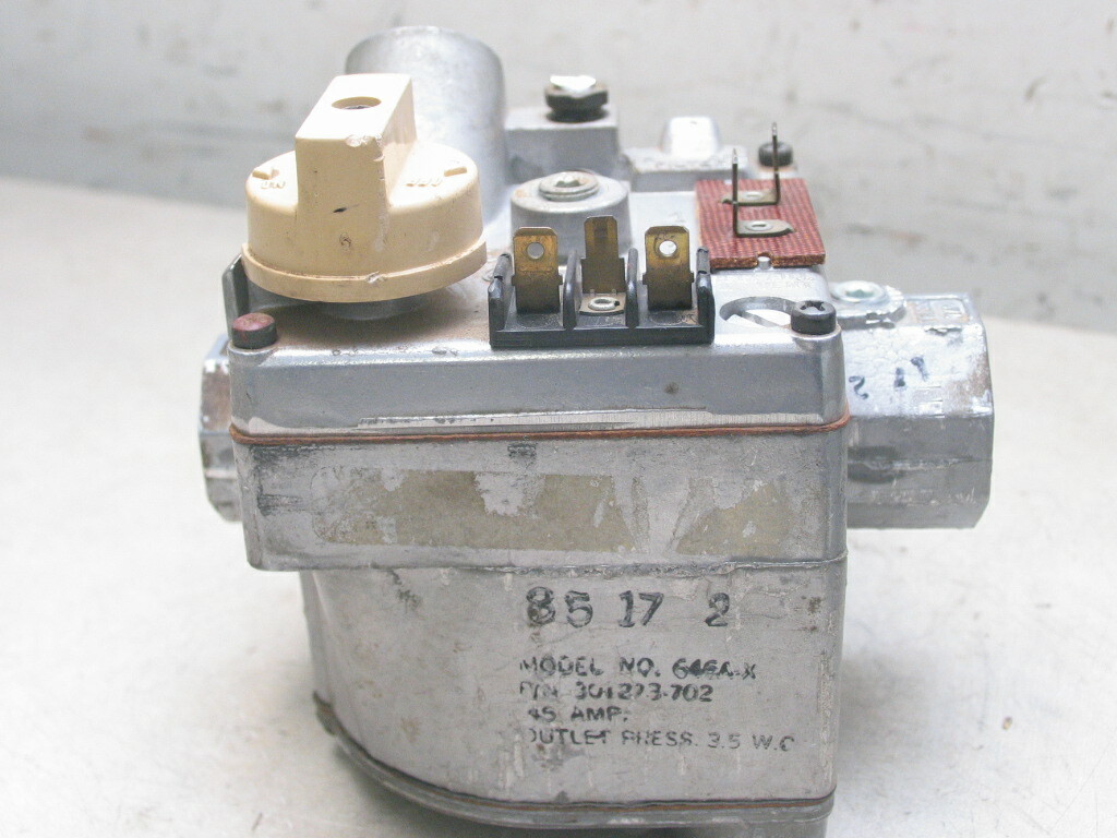 Carrier Bryant Payne Gas Valve 301273-702 Robertshaw 646A-X | eBay
