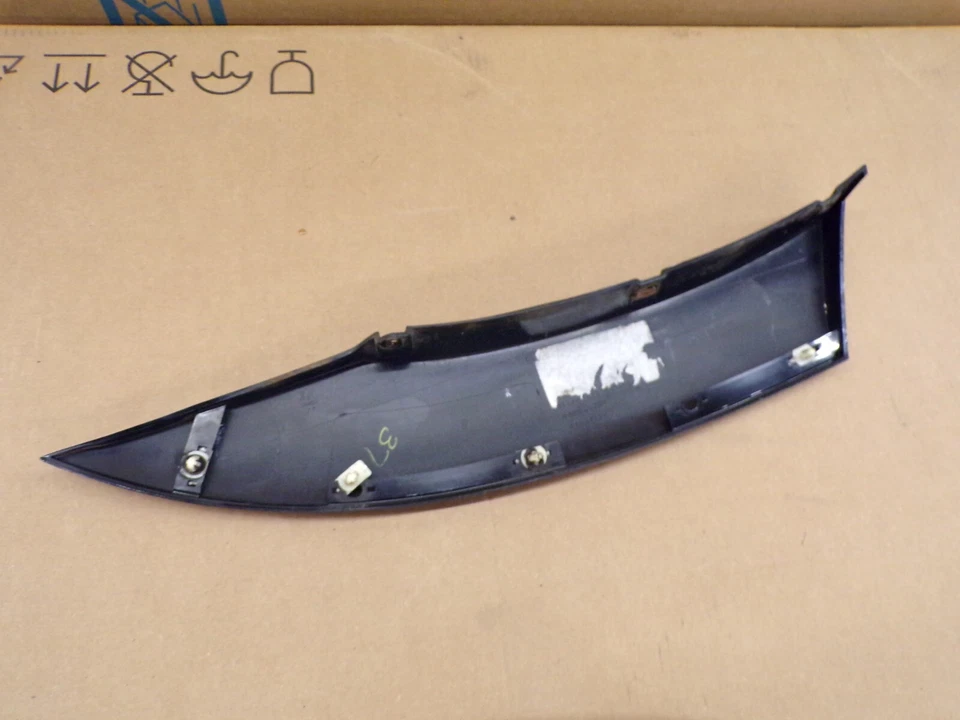 Moldura de guardabarros Mazda Tribute 2006 2005 cuarto (pasajero) Foto 2 de 2
