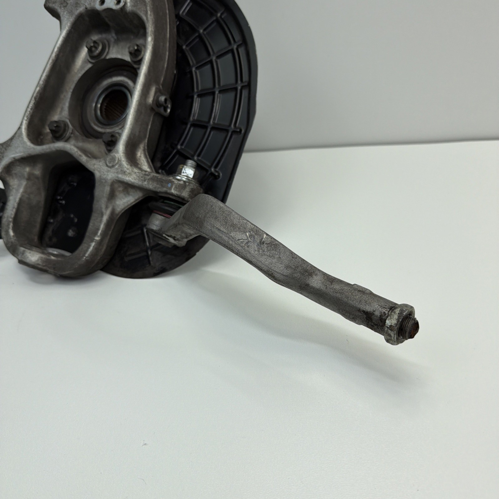 🟢2014-2016 MASERATI GHIBLI RWD FRONT RIGHT PASSENGER SPINDLE KNUCKLE HUB OEM🟢