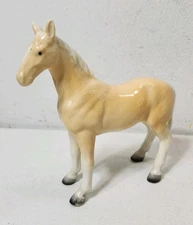 Vintage Hand Decorated Porcelain Palomino Quarter Horse Figurine Japan 