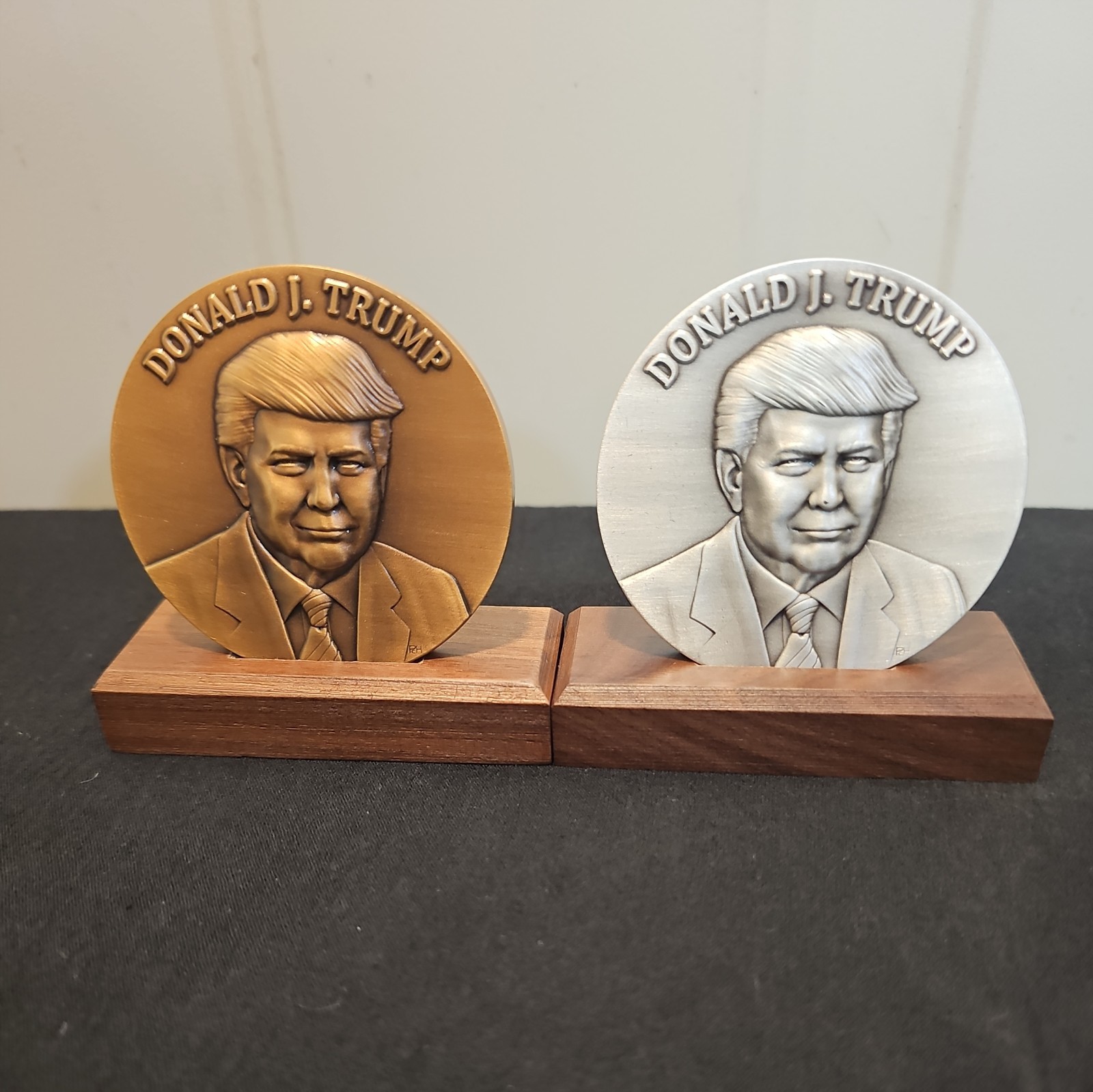 Donald Trump  7 ounce 2017 Pure Silver Medal -Bronze Set ONLY 10 sets made !!!