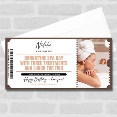 Spa Tag drei Behandlungen Mittagessen für zwei personalisiertes Überraschungsticket Geschenkgutschein