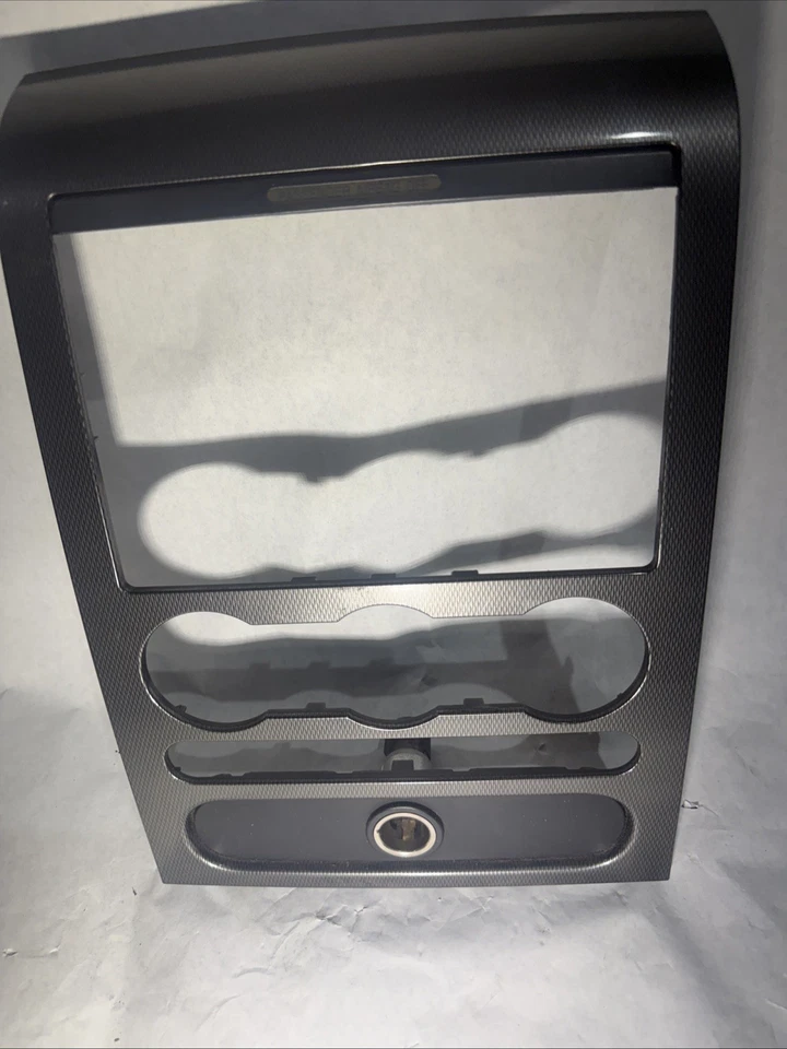 2005-2006 Ford F-150 Center Dash Mounted Radio Trim Bezel Model Number TA3JA6 - Image 4 of 4