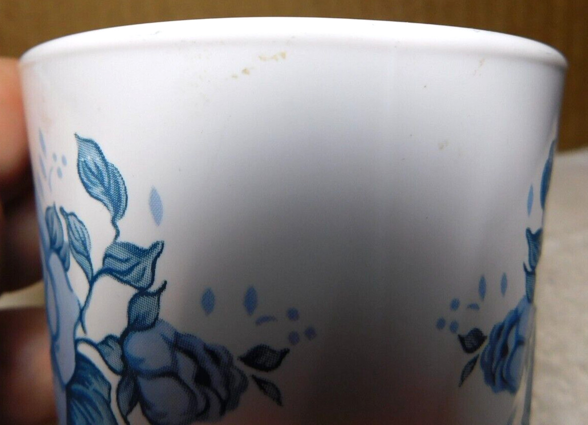 Corning Ware~White Swirl Design Pattern Cups/ Mugs Blue leaves, Bulbs, & Flower