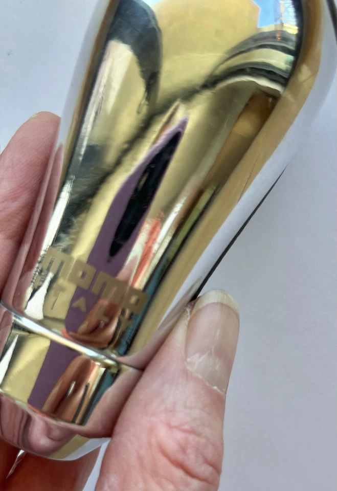 Preciosa palanca de cambios Momo de cuero con cromo Foto 4 de 4