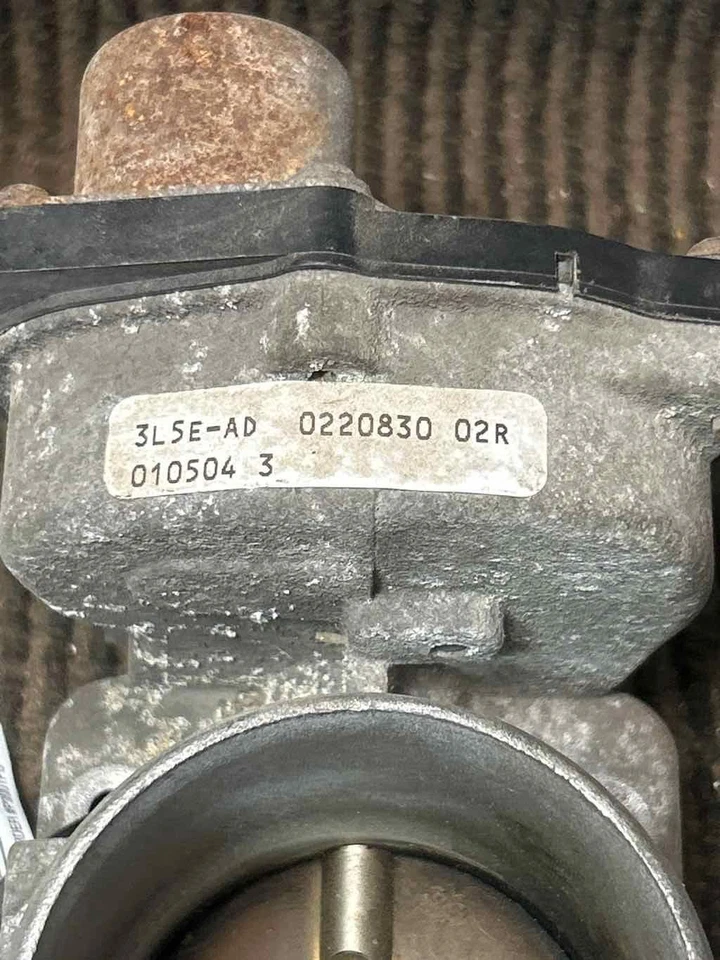 Fits 2004-2006 Ford F150, 4.6L Throttle Body/Valve Assembly, OEM:9W7Z9E926A Foto 3 de 4