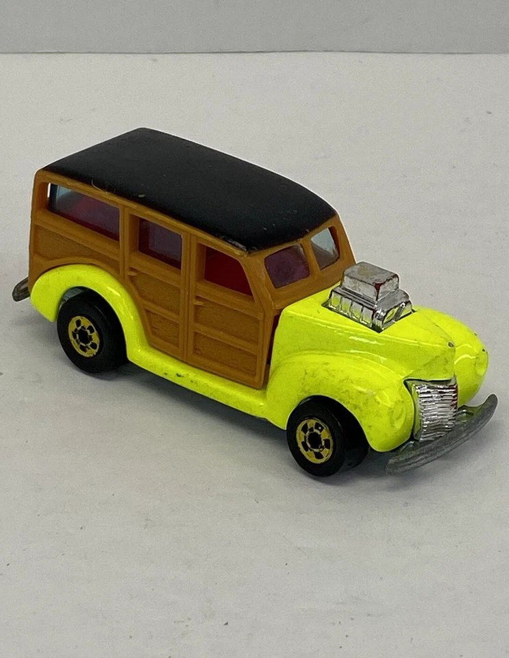 Vintage 1979 Hot Wheels 1940's Woody - Yellow w/ Rare Pink Interior - Image 3 of 4