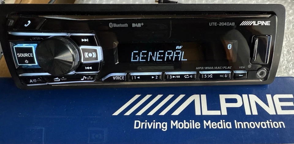 AUTORADIO ALPINE UTE 204 DAB + TELECOMANDO + 4x50W Garanzia Auto Radio Garanzia - Immagine 3 di 4