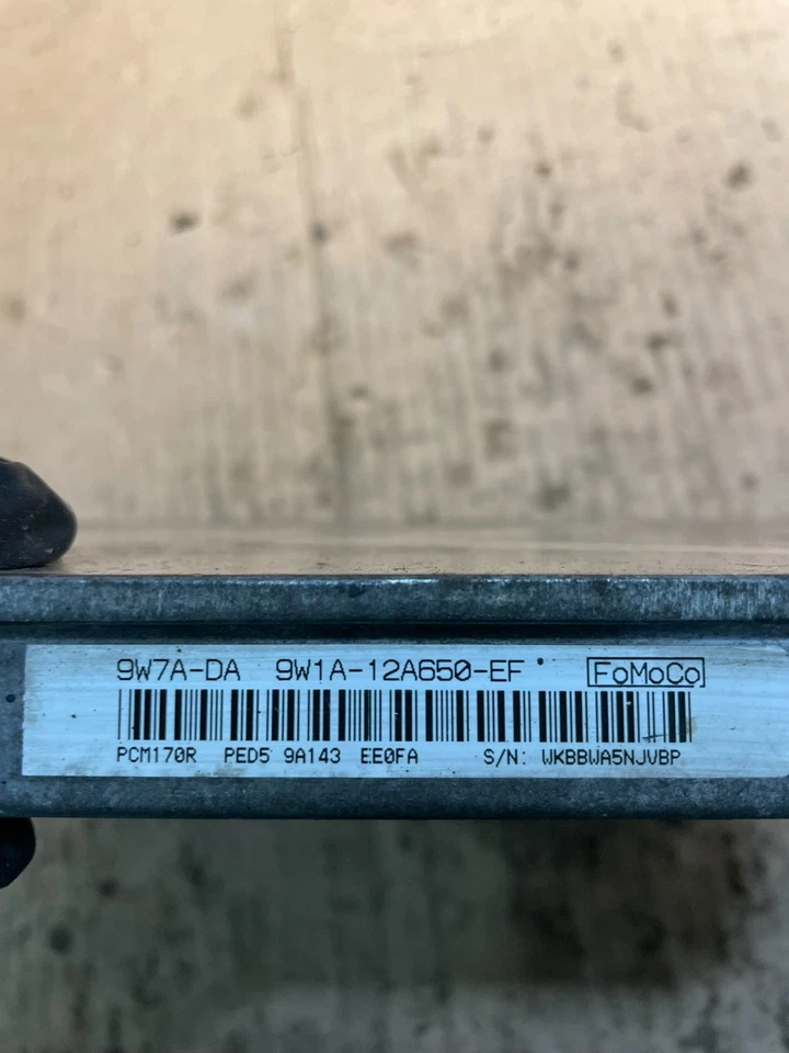 2009 - 2011 Lincoln Town Car Computer Engine Control ECU ECM EBX Module T2709 DG - Image 4 of 4