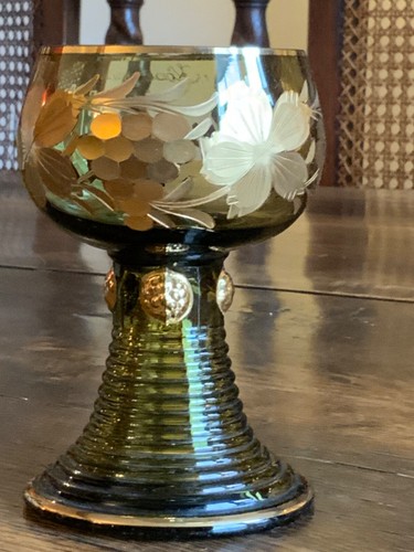Bohemian Gold Encrusted Green Glass Rummer - Picture 8 of 11