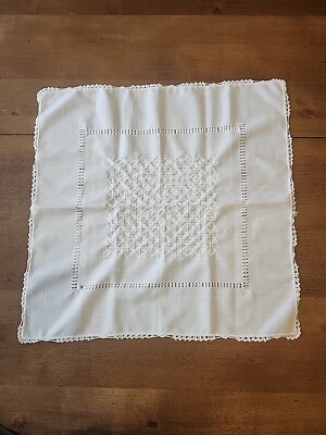 VINTAGE Estate Find Pulled Thread Doily Crochet Edged Beautiful   Piece Clean 