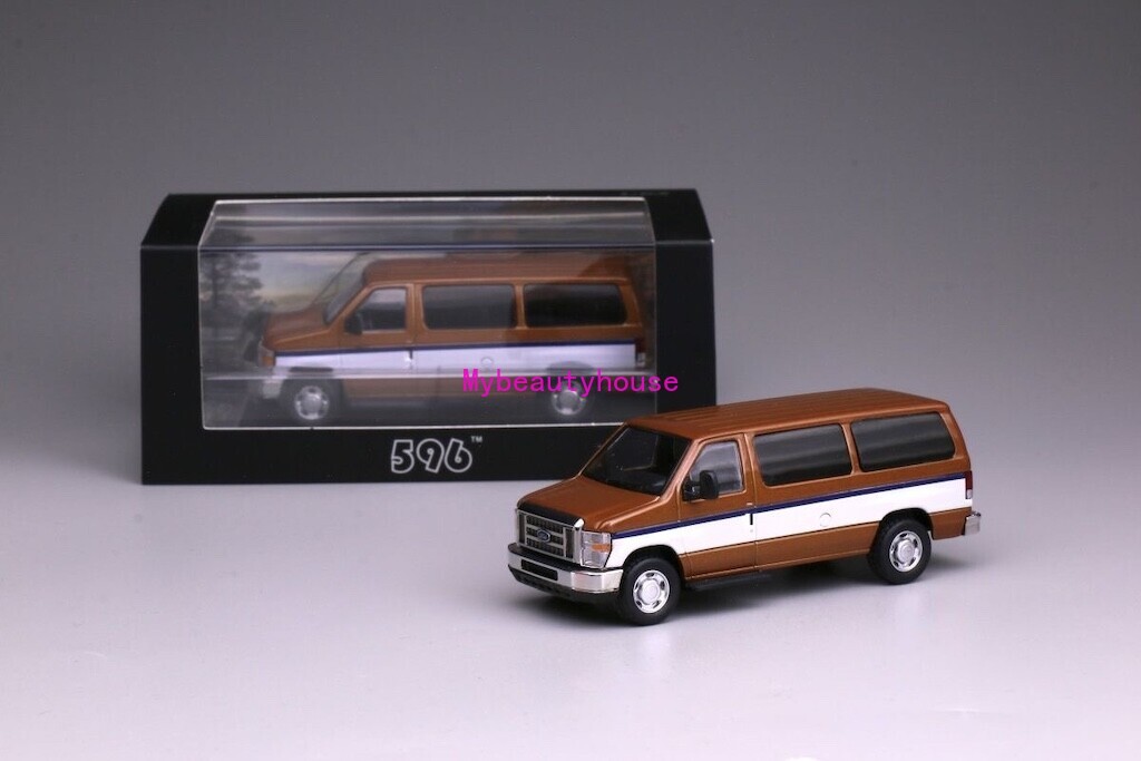 1:64 596 E350 Super Duty Econoline Wagon Mini Van Model