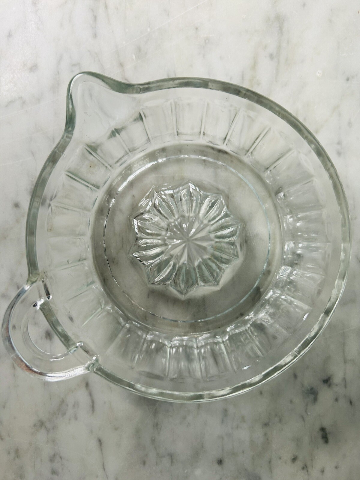 Vintage Indiana Clear Glass Citrus Juicer Reamer Side Spout Loop Tab Handle Deep