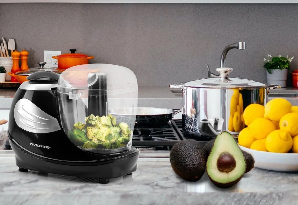 Ovente Mini Electric Food Processor Smoothies, Vegetables, Salad 1.5 Cup - Image 3 of 4