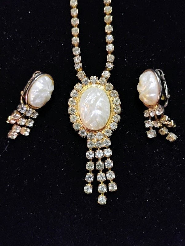Vintage Rhinestone And Pearl Necklace And Earring Set