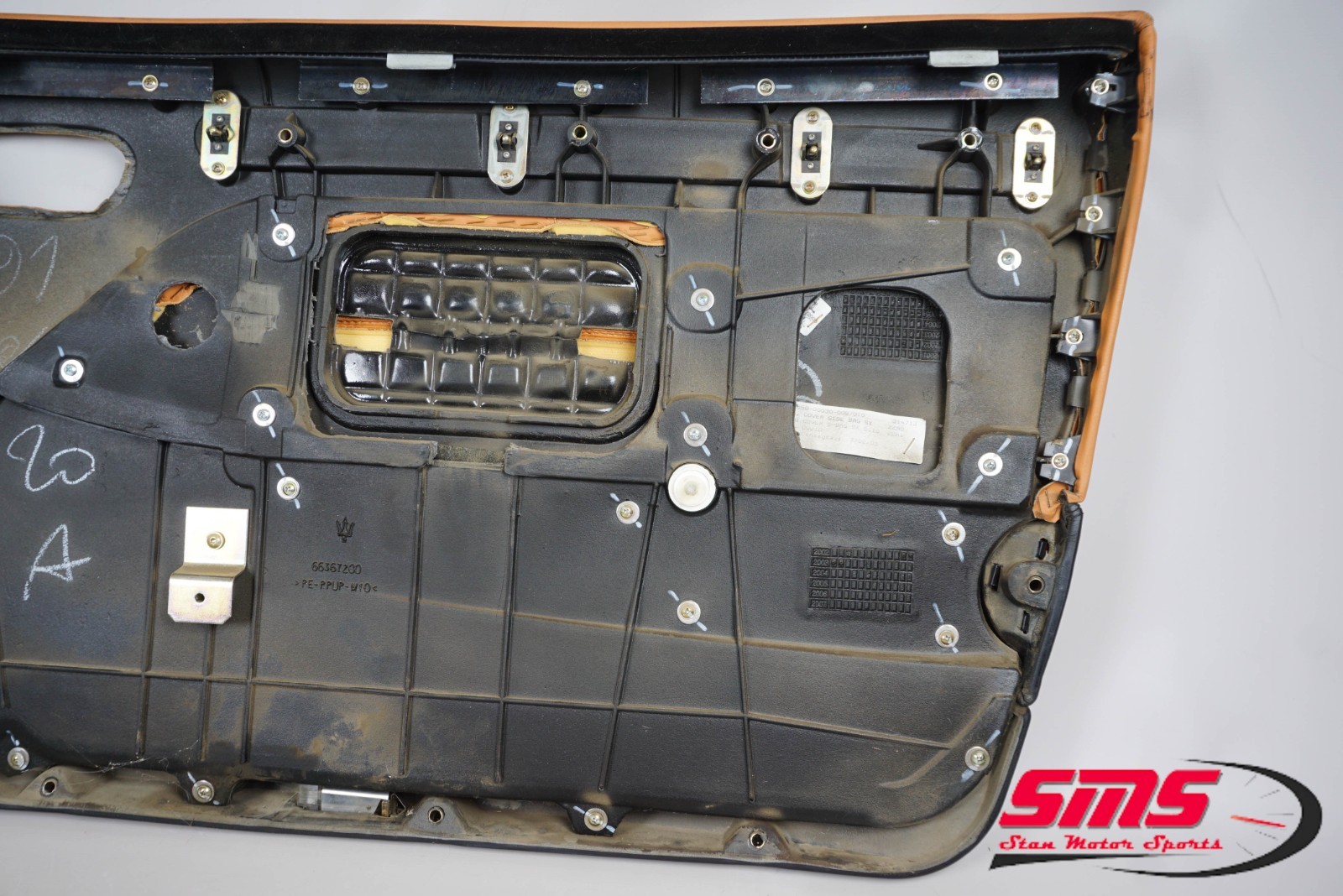 Maserati 4200 GT Coupe 2002-2007 Front Left Door panel Beige