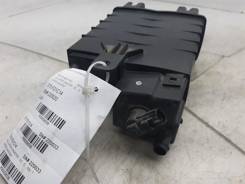 Bote de vapor de combustible 14 15 16 17 18 19 Ford Fiesta D2BZ9D653A Foto 4 de 4