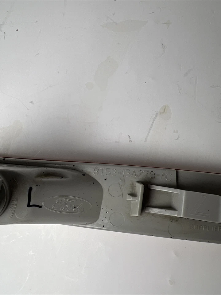 8T53-13A279-AC 转向信号外壳 适用于 2008-09 Mercury Sable 左侧 — 第 4/4 张图片