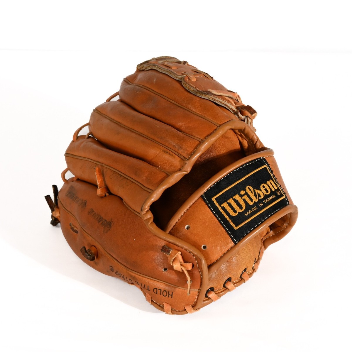 ヴィンテージWilson A2005 キャットフィッシュハンター モデル 1980's Wilson A2005 Jim “Catfish” Hunter fielders mitt. The