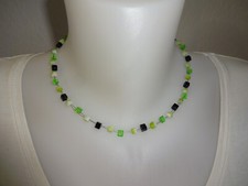 Collier kurze Halskette grün schwarz Glasperlen ca 4mm, Dawanda Etsy Handarbeit