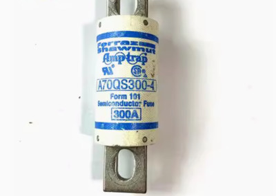 NEW FERRAZ SHAWMUT A70QS300-4 DC Fuse 700V 300A