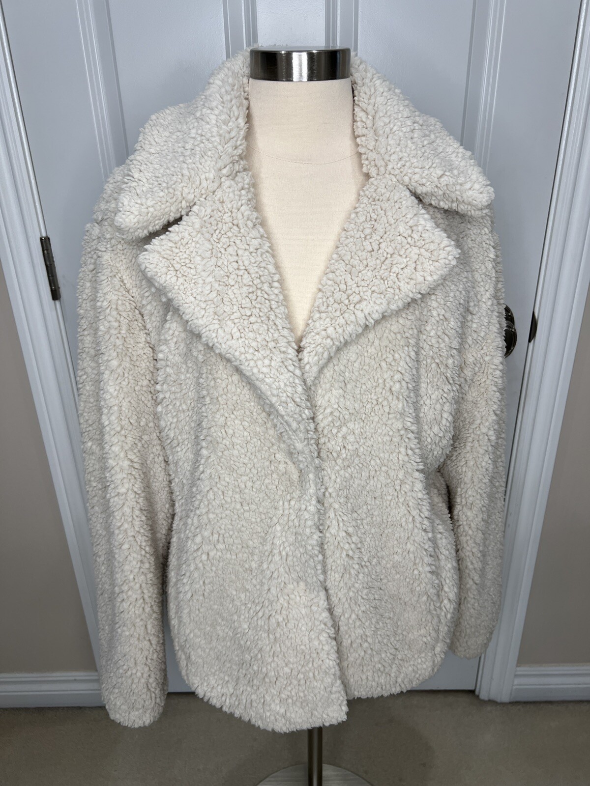 Caslon Women Size L Ivory Lightweight Teddy Bear Shearling Fleece Fuzzy Jacket