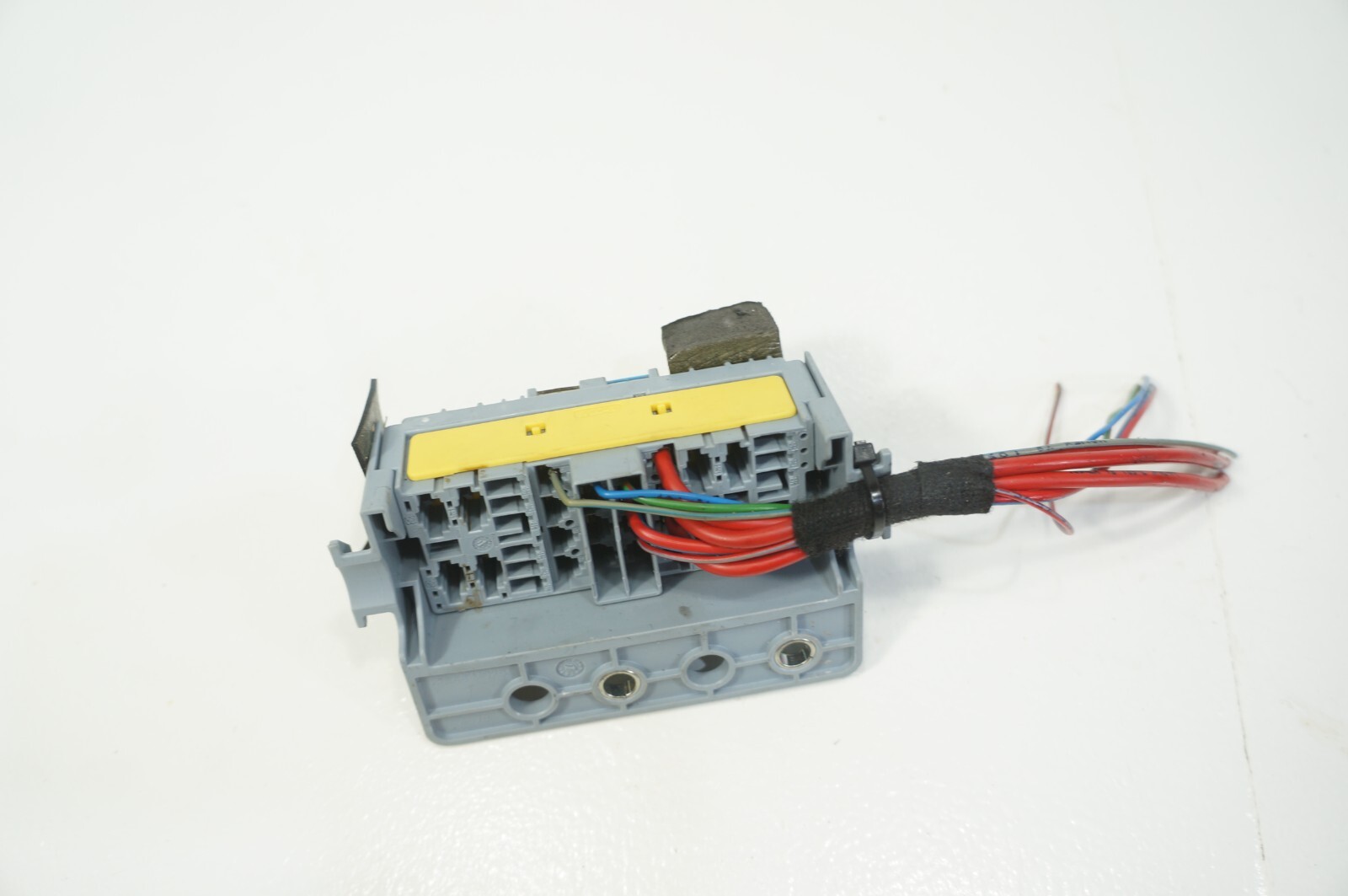 14-2019 maserati ghibli under dash LEFT fuse box junction relay box OEM